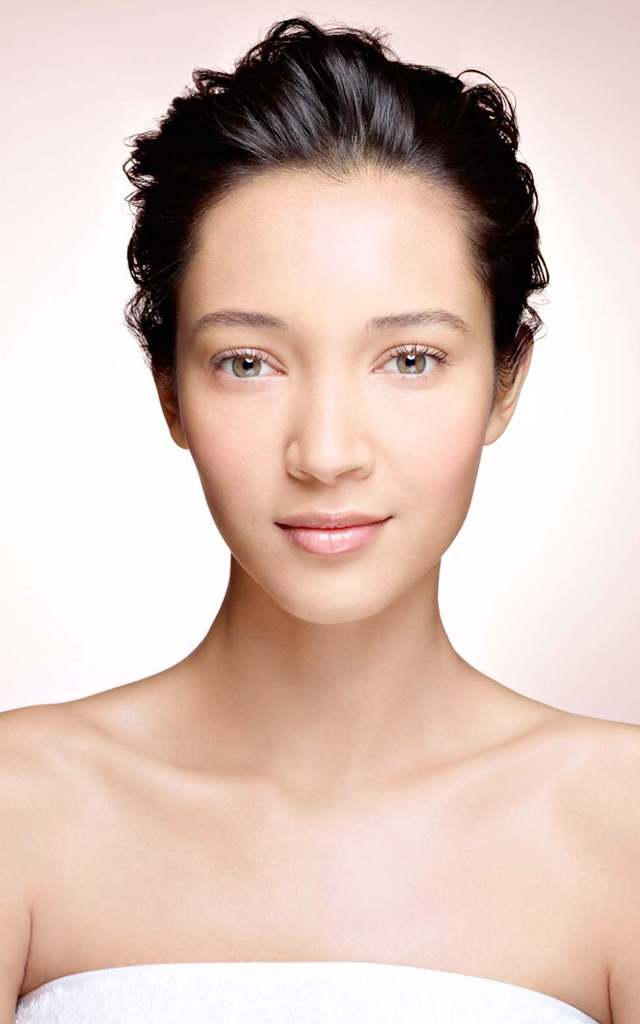 clarins model le mirage
